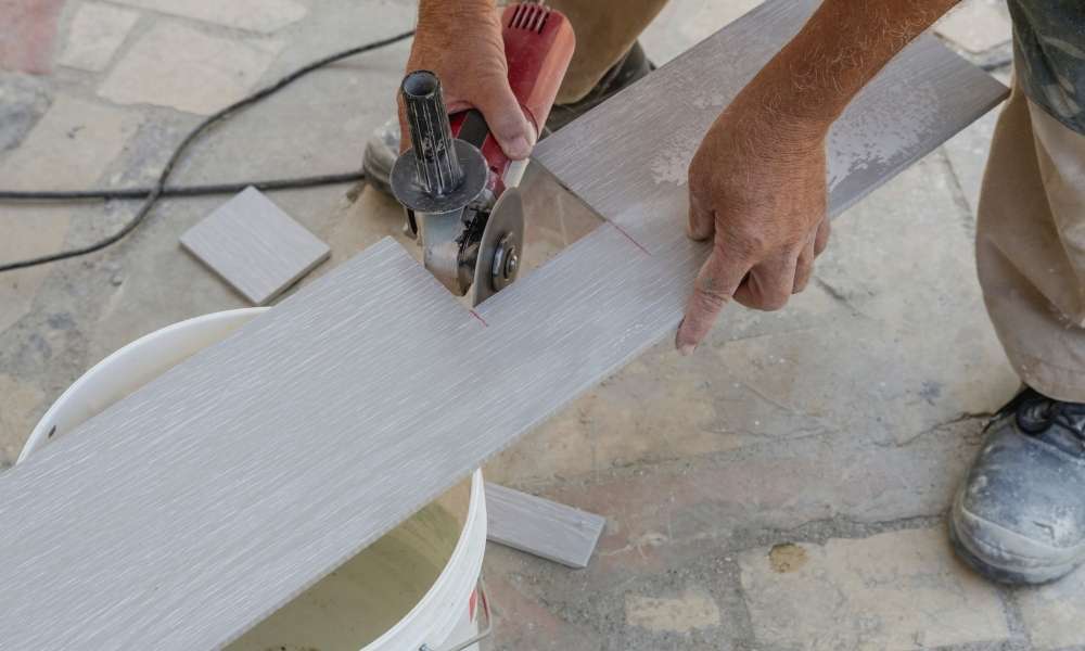 Cutting tiles